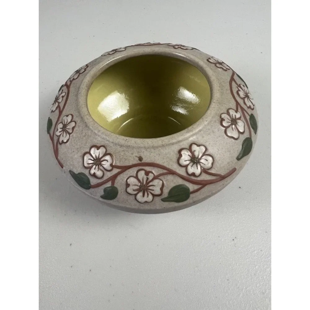Pigeon Forge Pottery Dogwood Floral Round Bowl Tan Yellow Vintage Tennessee 4.5